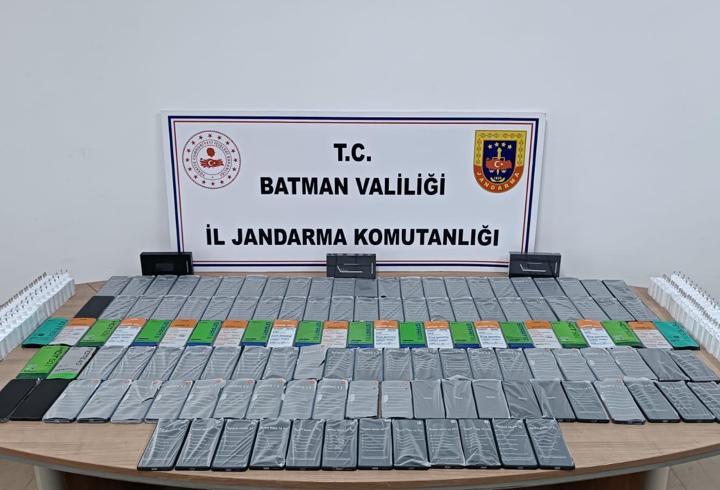 Batman'da 132 Gümrük Kaçağı Telefon Ele Geçirildi