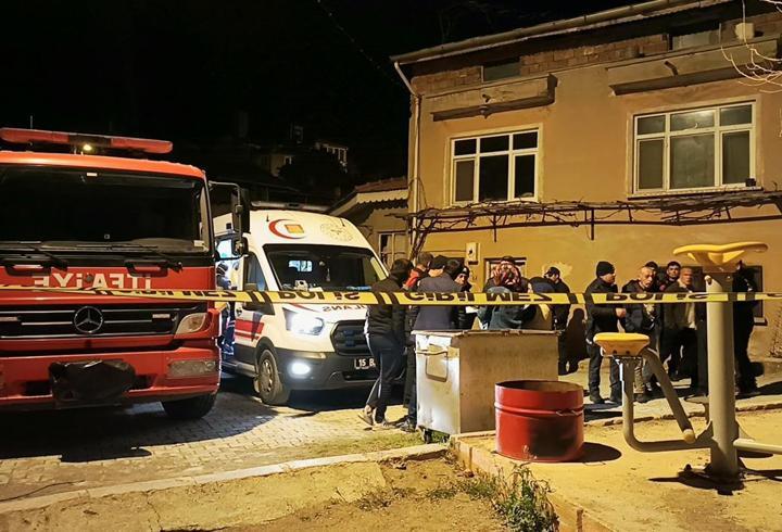 Evde yanmış cansız beden bulundu
