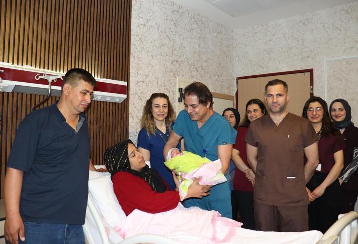 7 yıldır tedavi gören çift, 15 yıl sonra çocuk sahibi oldu