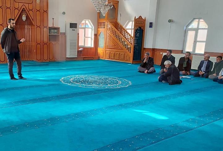 Gümüşhacıköy'de hacı adaylarına sağlık semineri verildi