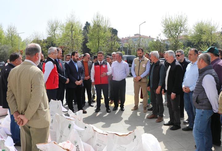 Yalova'da 51 çiftçiye yağlık ayçiçeği tohumu dağıtıldı