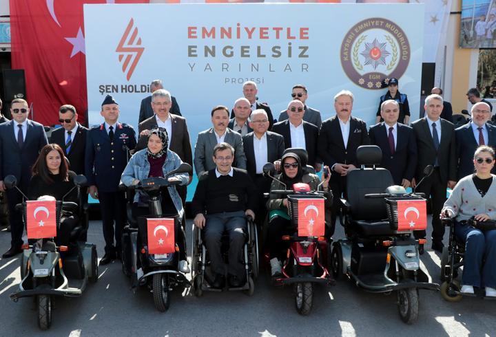 Kayseri'de 130 adet akülü araç dağıtımı gerçekleştirildi