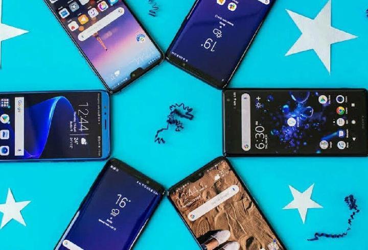 Akıllı telefonları okullarda tamamen yasaklayacak