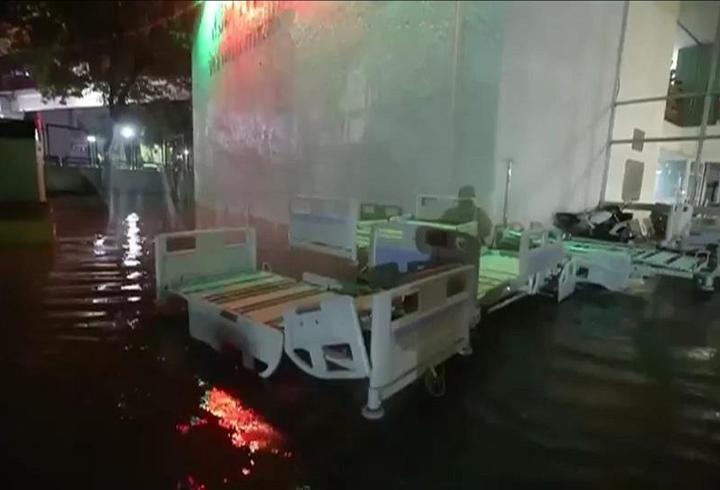 Peru'da sağlık merkezini su bastı