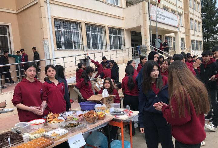Derik'te Gazze Yararına Kermes Düzenlendi