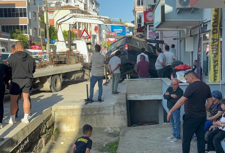 Edirne'de cipin duvara çarptığı kaza kamerada