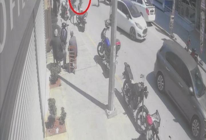 Kardeşini tabancayla tehdit etti, polisler müdahale etti