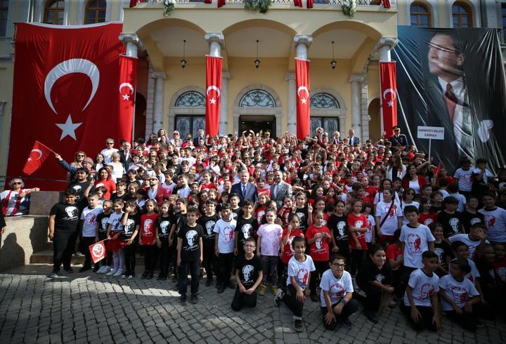 23 Nisan İzmir'de coşkuyla kutlanacak