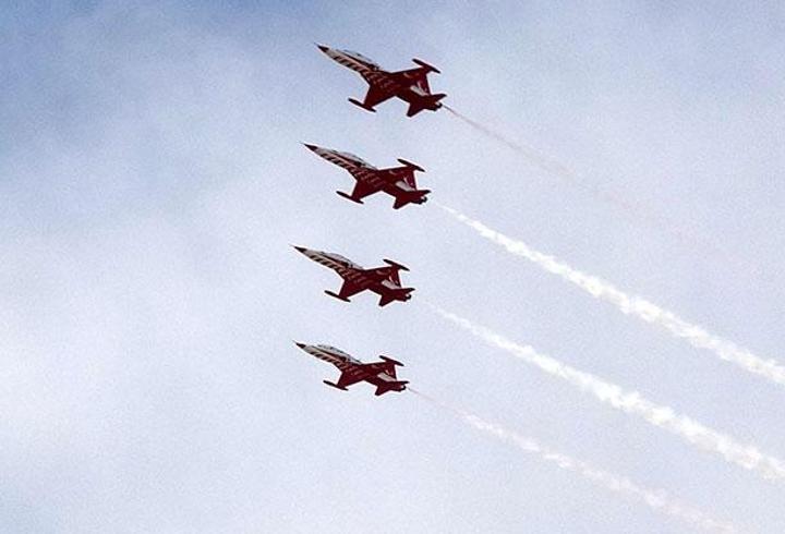 Türk Yıldızları'ndan 23 Nisan provası