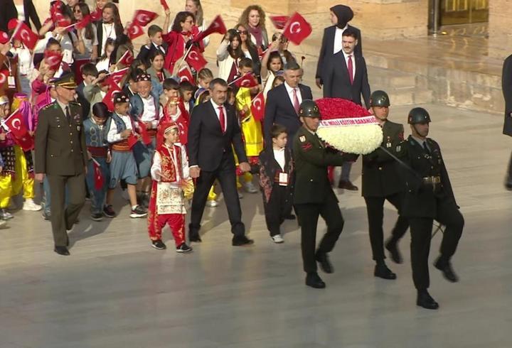 SON DAKİKA! Anıtkabir'de 23 Nisan Coşkusu