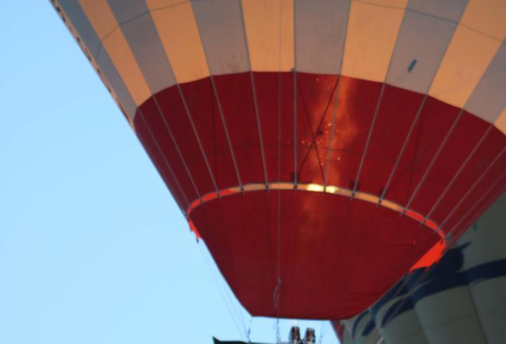 Kapadokya'da balonlar, Türk bayraklarıyla havalandı