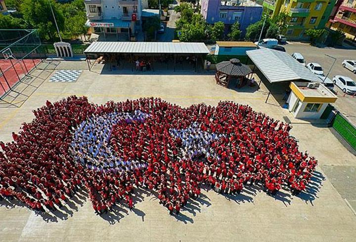 23 Nisan kutlamasında, '1300 yürek, tek harita'