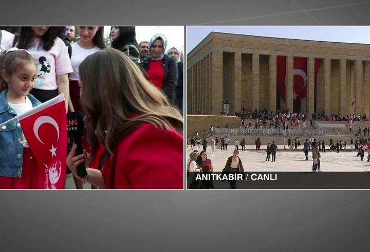 Resmi törenlerin ardından Anıtkabir ziyarete açıldı