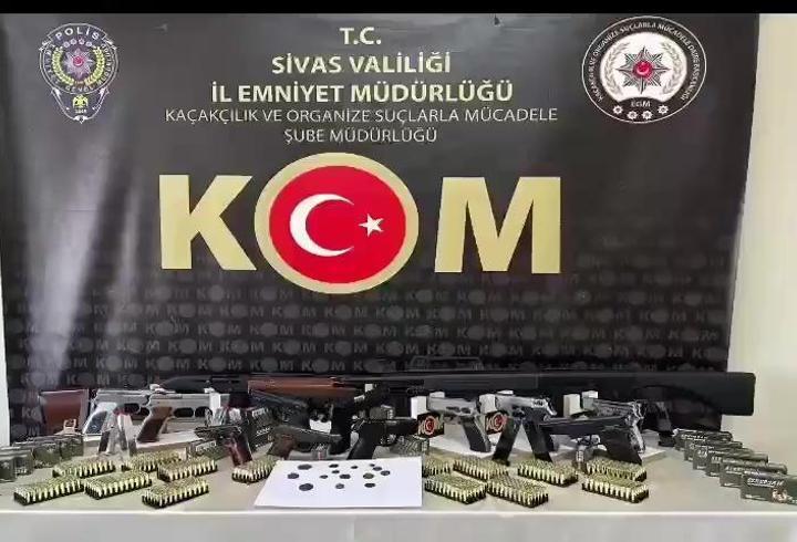 Sivas'ta 4 İlde Silah Kaçakçılığı Operasyonu: 18 Gözaltı