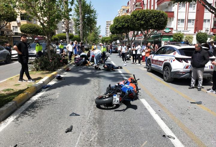 Alanya'da Trafik Kazası: 2 Yaralı