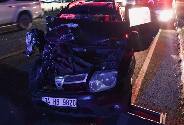 Otomobil traktöre çarptı: 1 ölü, 2 yaralı