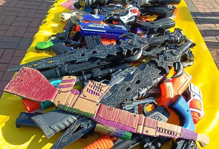 Çocuklar için ‘Oyuncak Silahını Getir, Kitabını Al’ etkinliği