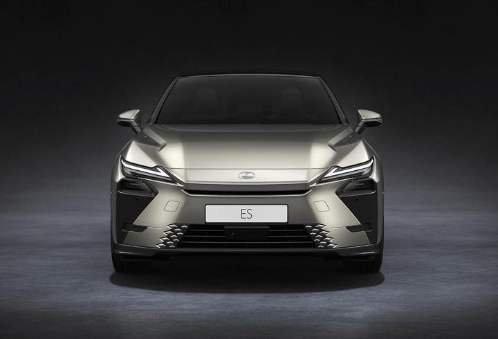 Lexus Yeni Nesil ES Modelinin Dünya Prömiyerini Yaptı