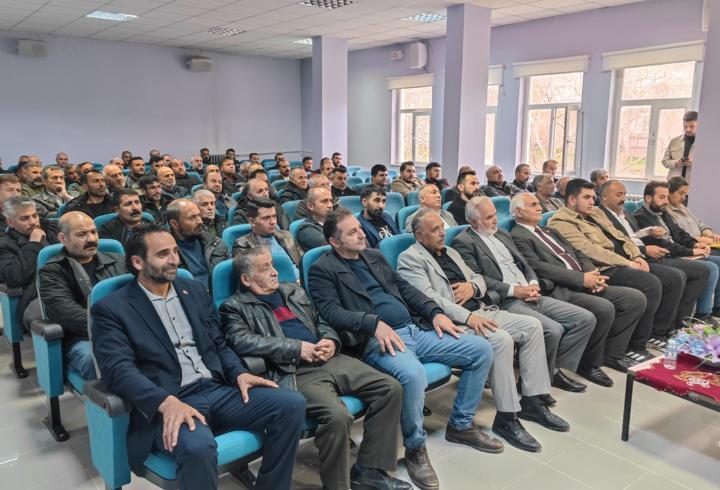 Adilcevaz Belediye Başkanı Akbaba, esnafla buluştu