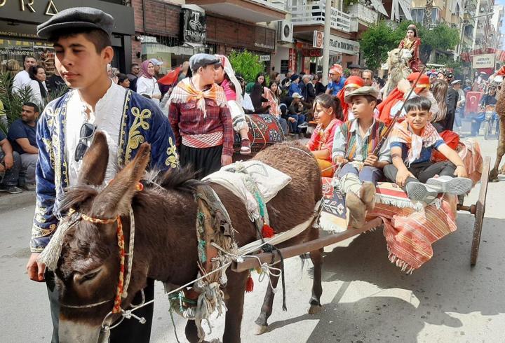 Kumluca'da 'Yörük Göçü' Coşkusu