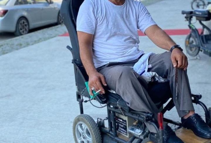 Otomobilin çarptığı tekerlekli sandalyeli öldü