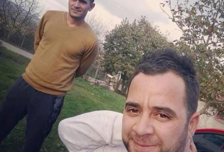 Kazada ölen çocukluk arkadaşları toprağa verildi
