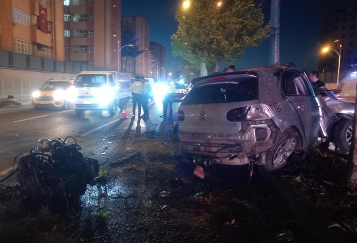 Diyarbakır'da otomobil, refüje çarptı: 3 yaralı