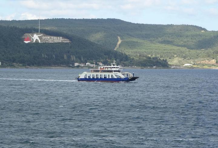 Çanakkale'de Feribot Seferlerine Fırtına Engeli