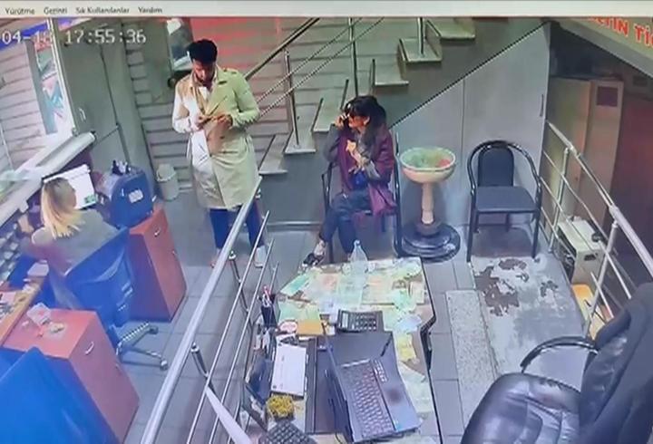 İkiz kız kardeşin sahte altın oyunu