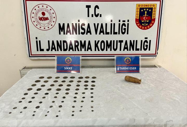 Salihli'de tarihi eser niteliğinde 76 sikke ele geçirildi