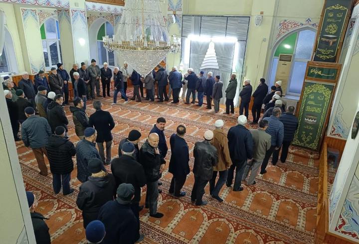 Gerze'de hacı adayları kutsal topraklara dualarla uğurlandı