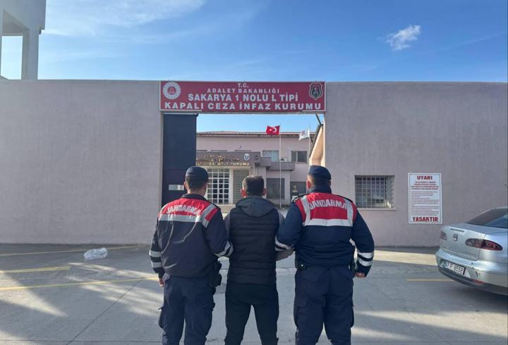 Sakarya'da silah kaçakçılığı operasyonu; 2 tutuklama