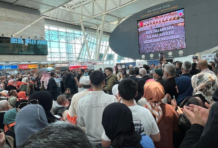 Ankara'dan ilk hac kafilesi dualarla uğurlandı