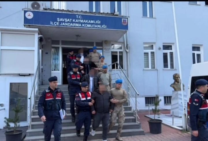 Artvin’de silah kaçakçılığı operasyonunda 9 kişi yakalandı