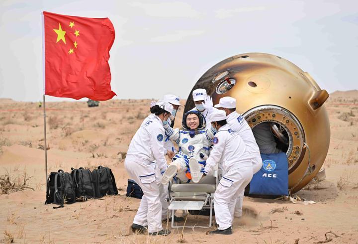 Çin'in 'Shenzhou-19' taykonot ekibi Dünya'ya döndü