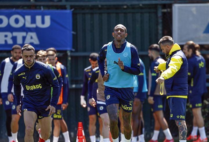 Fenerbahçe derbi mesaisini sürdürdü