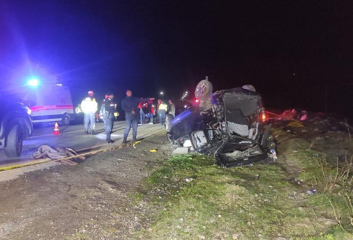 Rize’de hafif ticari araç takla attı: 3 ölü, 2 yaralı
