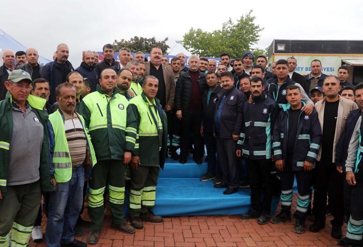 Şahinbey Belediyesi çalışanlarından 1 Mayıs kutlaması