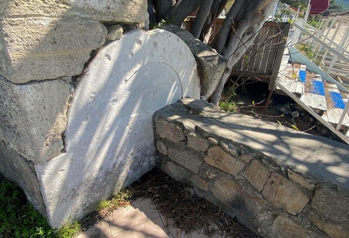 Çanakkale'de Tarihi Bir Hatıra: Duvarın İçindeki Çeşme Taşı