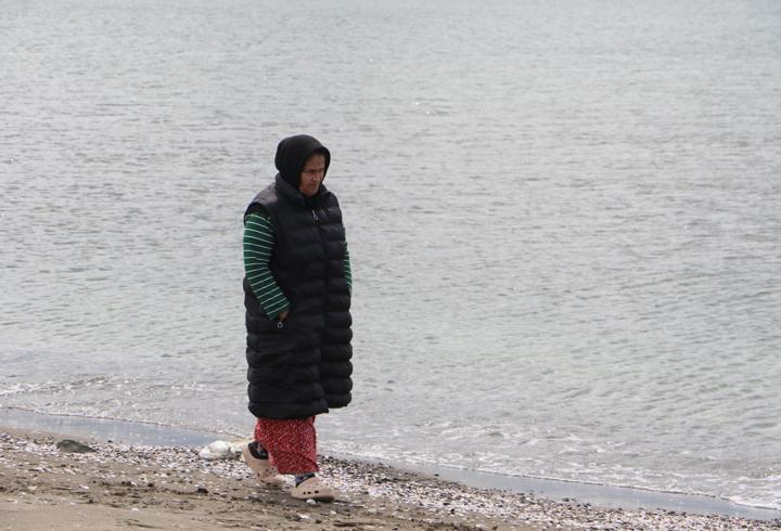Kayıp balıkçının eşi, 132 gündür sahilde umutla bekliyor