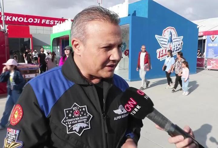 KKTC TEKNOFEST'te ilk Türk Astronot Gezeravcı'ya yoğun ilgi