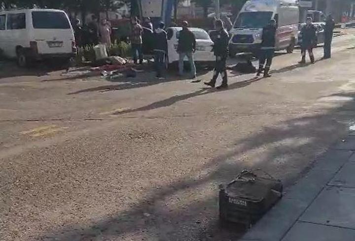 Minibüs ile otomobil çarpıştı: 3'ü ağır, 9 yaralı