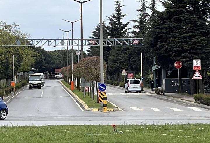 Şüphelilerin aracını lastiklerine ateş ederek durdurdular