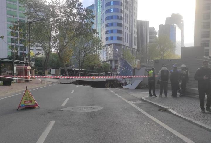 SON DAKİKA... İstanbul Sarıyer'de yol çöktü!