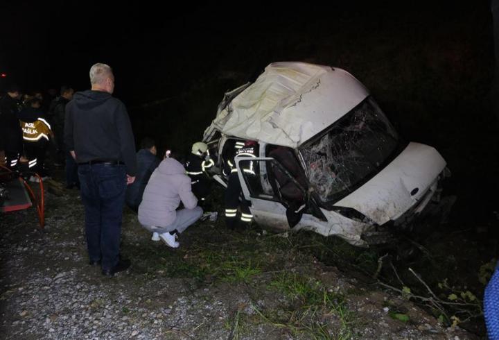 Samsun'da Minibüs Şarampole Devrildi: 1 Ölü, 4 Yaralı