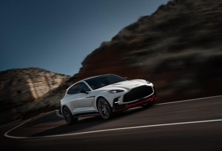 Aston Martin DBX S SUV 'u yollara çıkarıyor