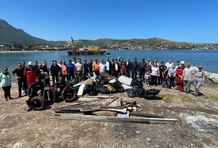 Bodrum'da deniz ve kıyı temizliği yapıldı 