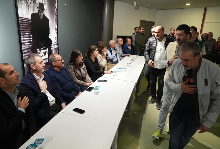Küçükçekmece'de binadaki hırsızlık anı güvenlik kamerasında