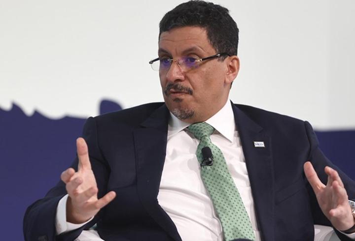 Yemen Başbakanı Mübarek istifa ettiğini duyurdu