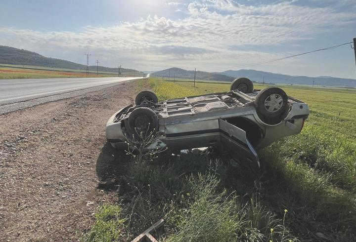 Gaziantep’te otomobil şarampole devrildi: 4 yaralı